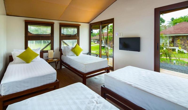 Solina Beach & Nature Resort Carles Buitenkant foto