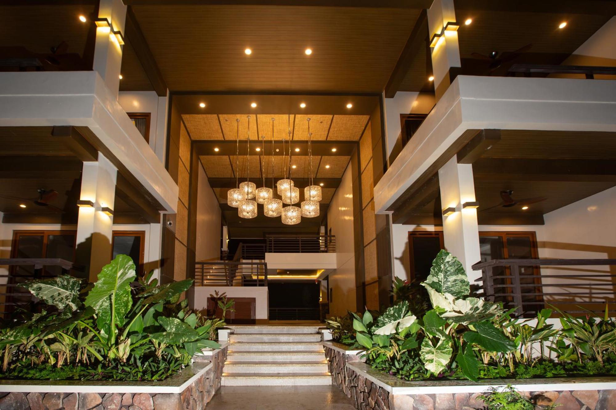 Solina Beach & Nature Resort Carles Buitenkant foto