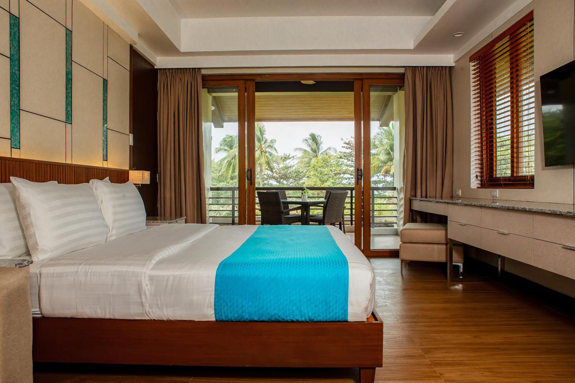 Solina Beach & Nature Resort Carles Buitenkant foto