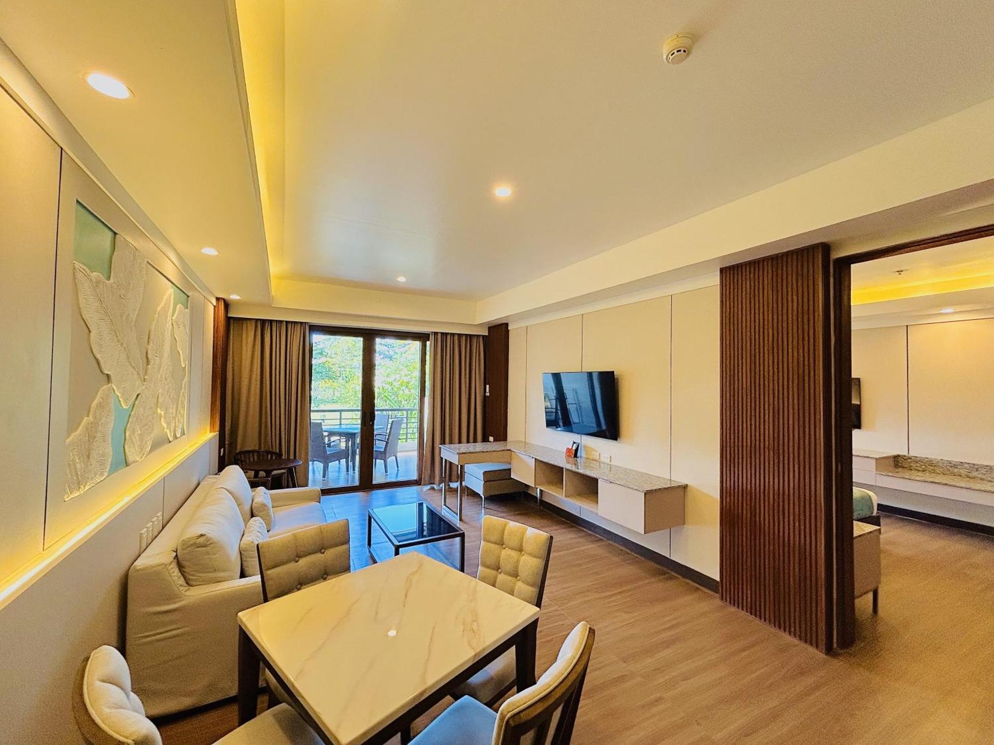 Solina Beach & Nature Resort Carles Buitenkant foto