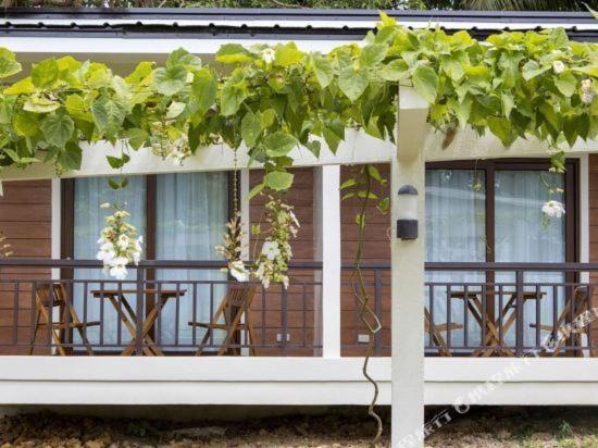 Solina Beach & Nature Resort Carles Buitenkant foto