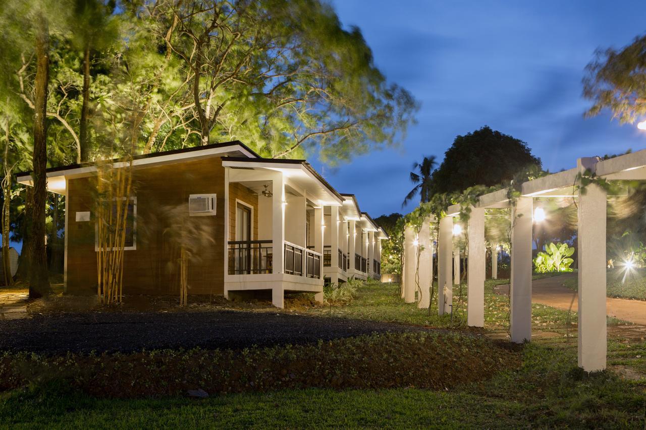 Solina Beach & Nature Resort Carles Buitenkant foto