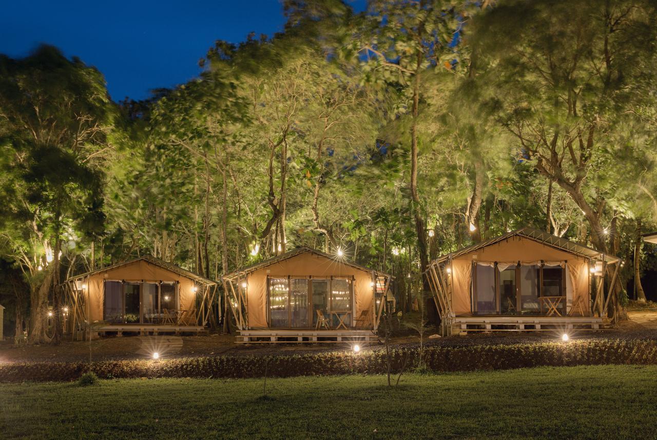 Solina Beach & Nature Resort Carles Buitenkant foto