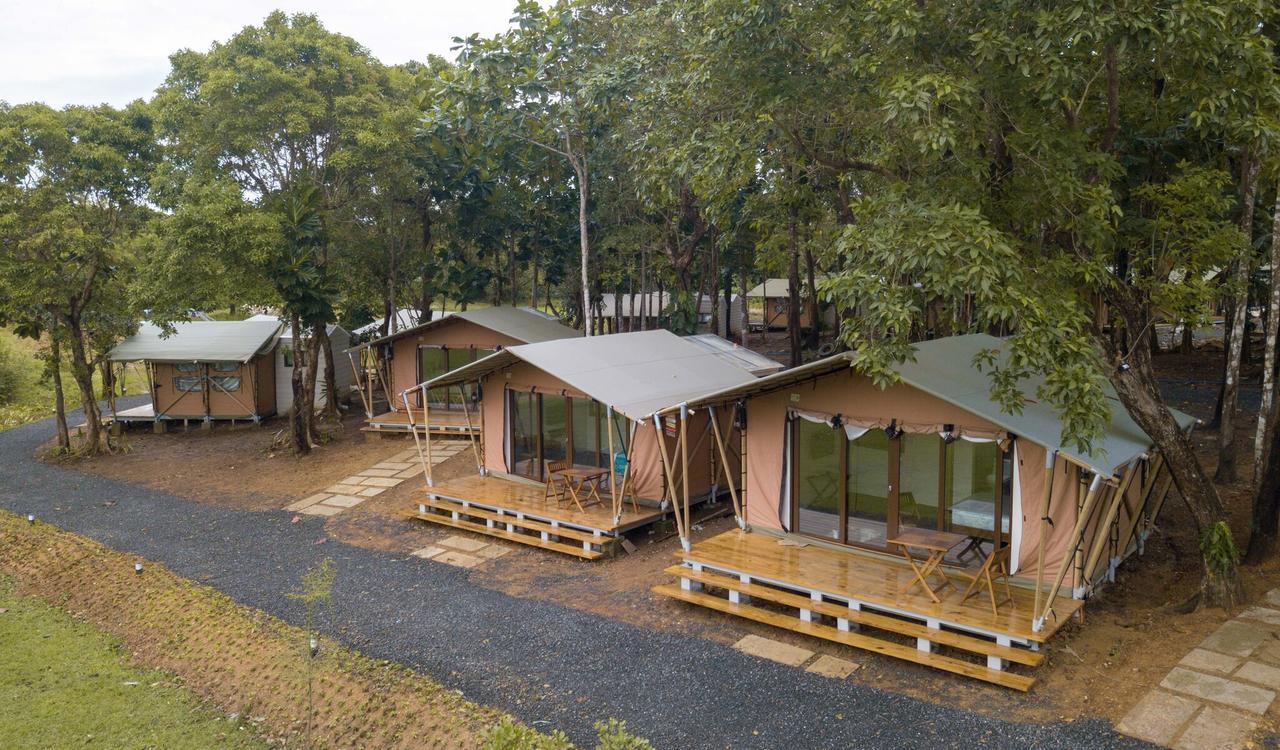Solina Beach & Nature Resort Carles Buitenkant foto