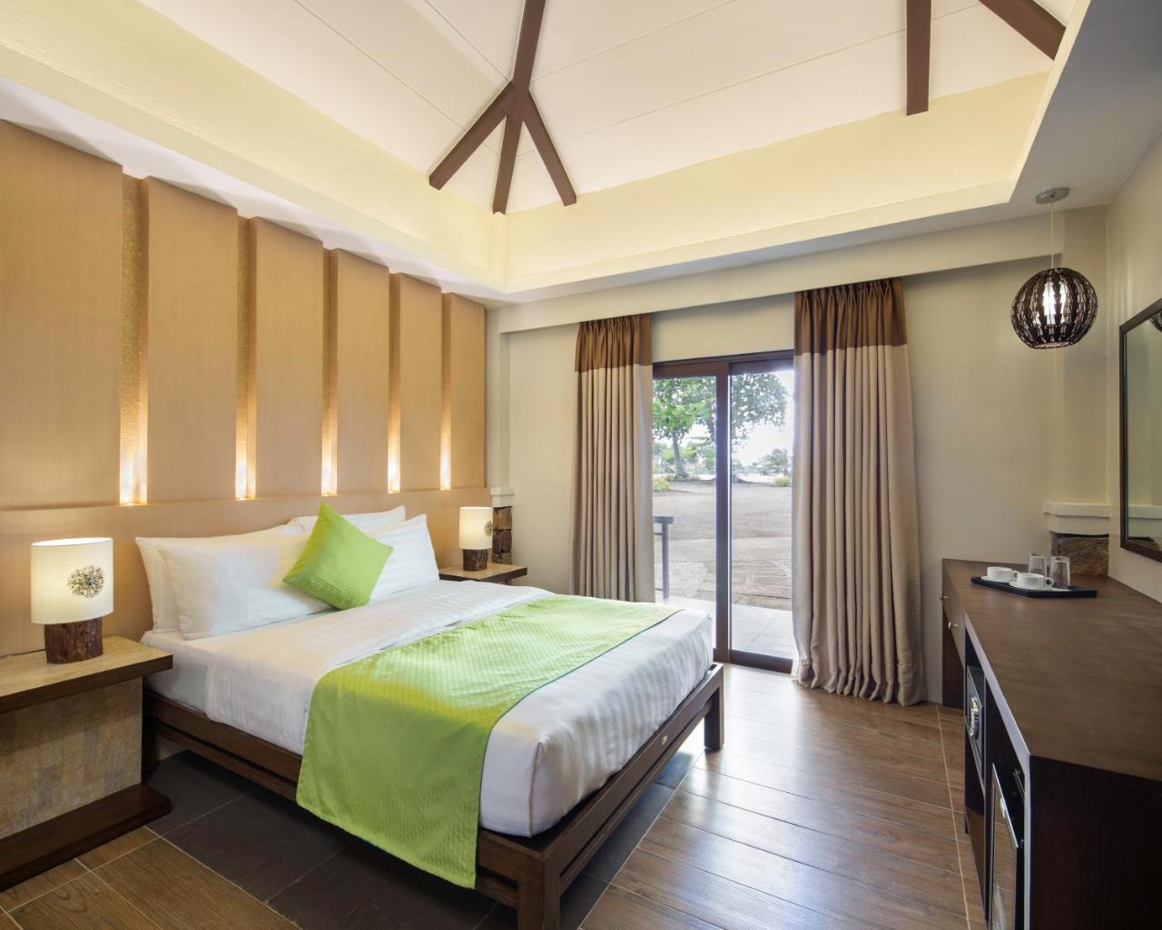 Solina Beach & Nature Resort Carles Buitenkant foto
