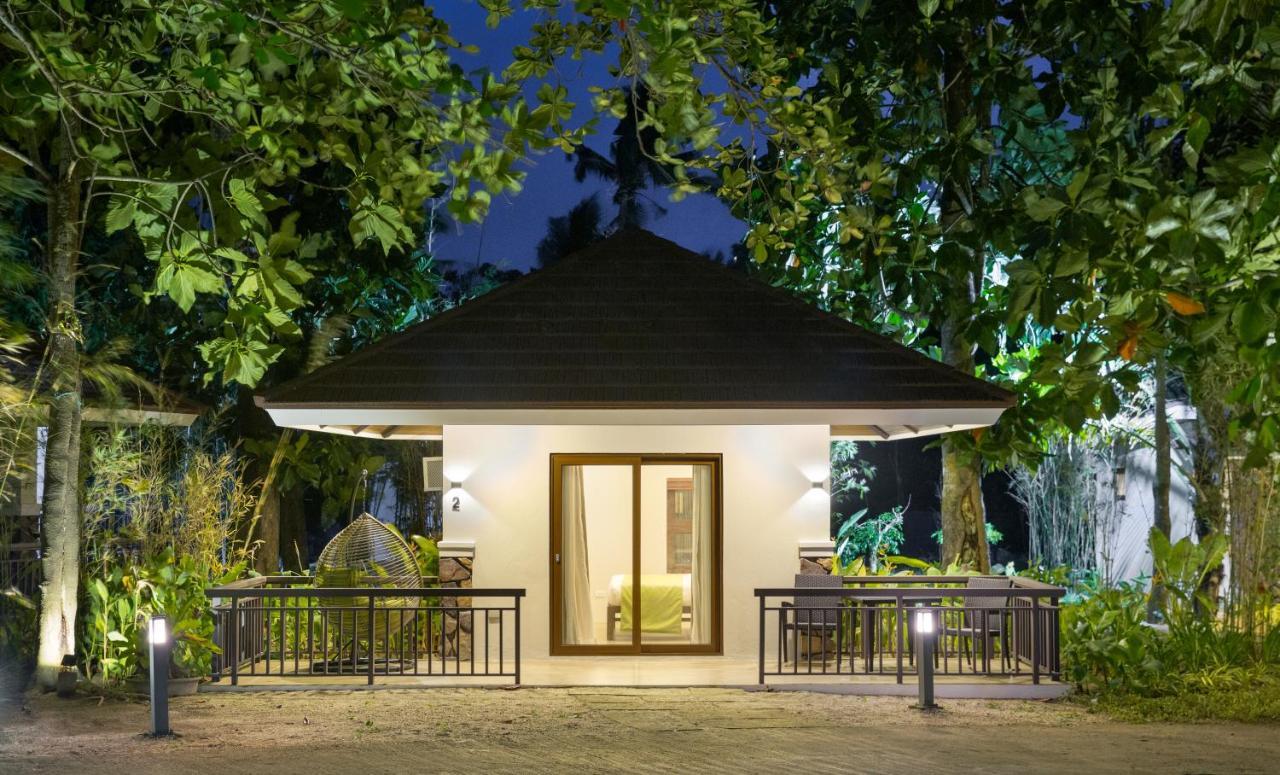 Solina Beach & Nature Resort Carles Buitenkant foto